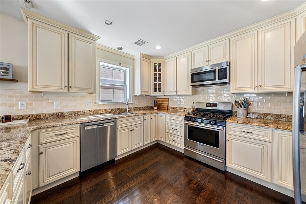 61 St Andrew Rd 2