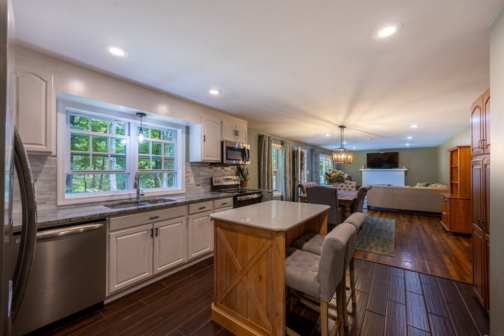 17 Gardner Ave, Sturbridge, MA Photo #12
