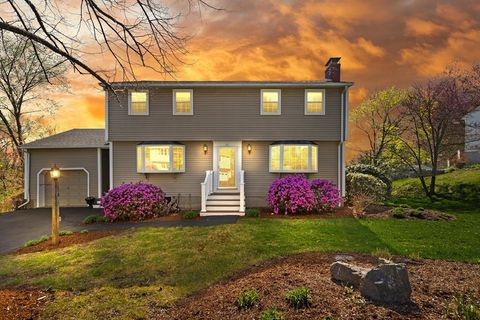 24 Hodgkins Dr Ipswich MA 01938