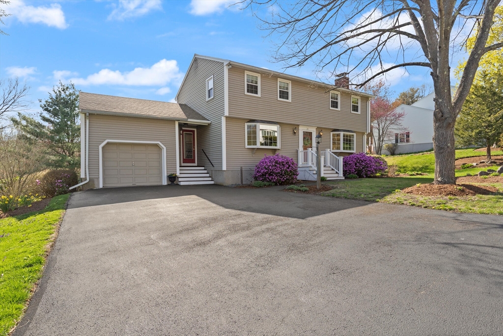 24 Hodgkins Dr