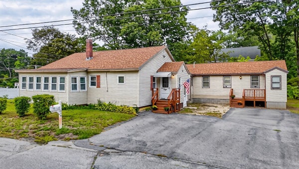 114 OLD MEADOW RD, DRACUT, MA 01826 - Image 918b2cf1eb5ea036b1118ef8d7a32ea9/1136296046