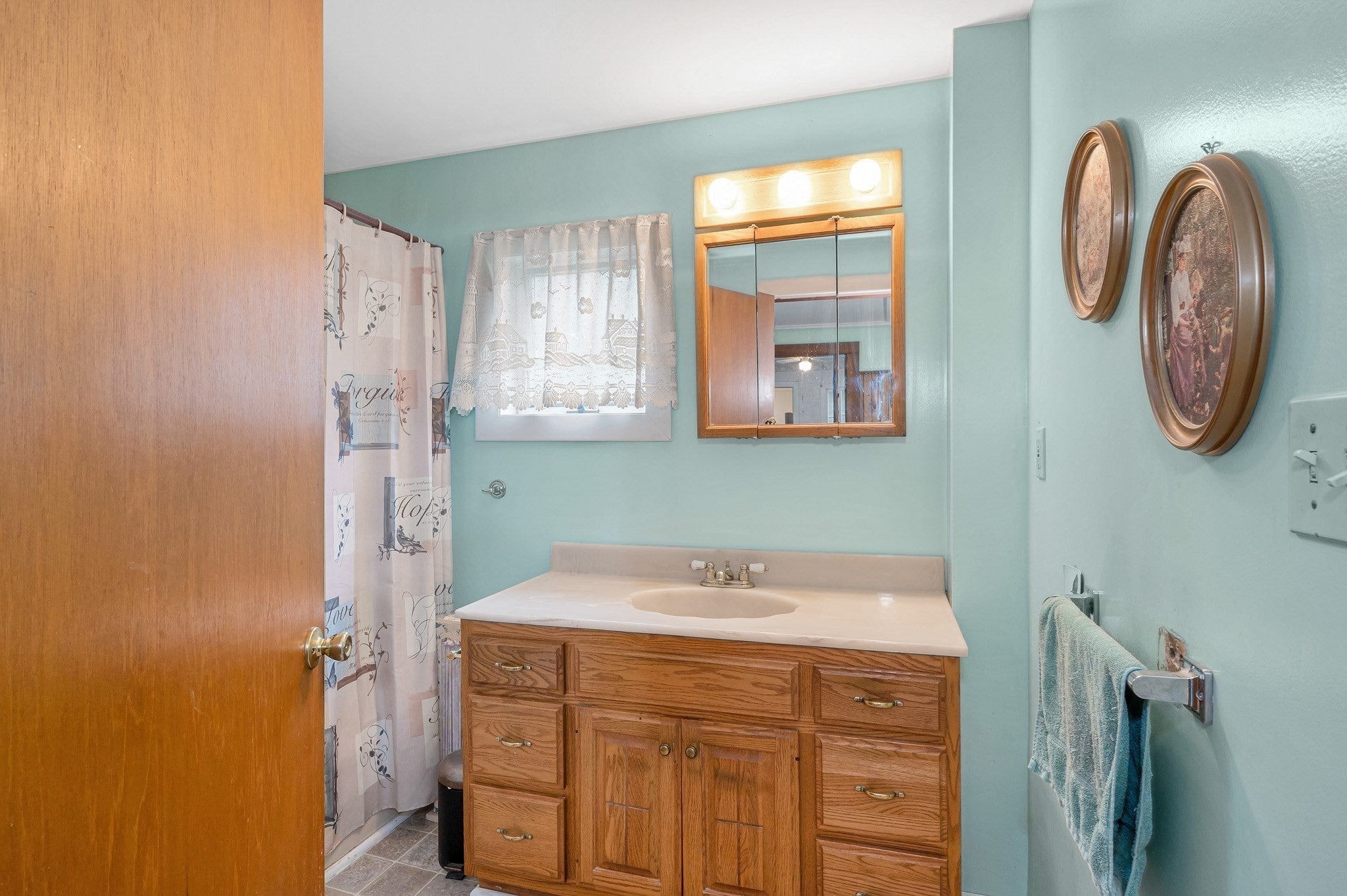114 Old Meadow Rd, Dracut, MA Photo #7