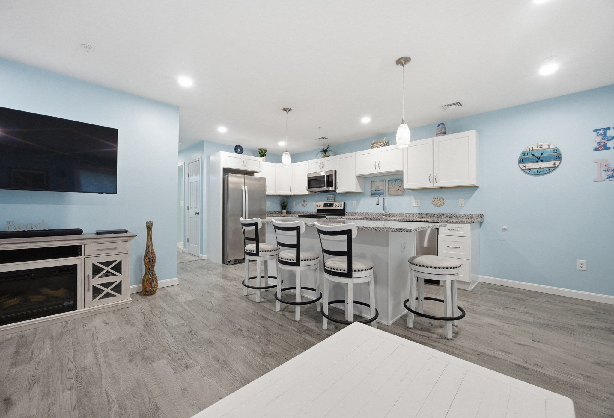 27 Ocean Walk Dr 206