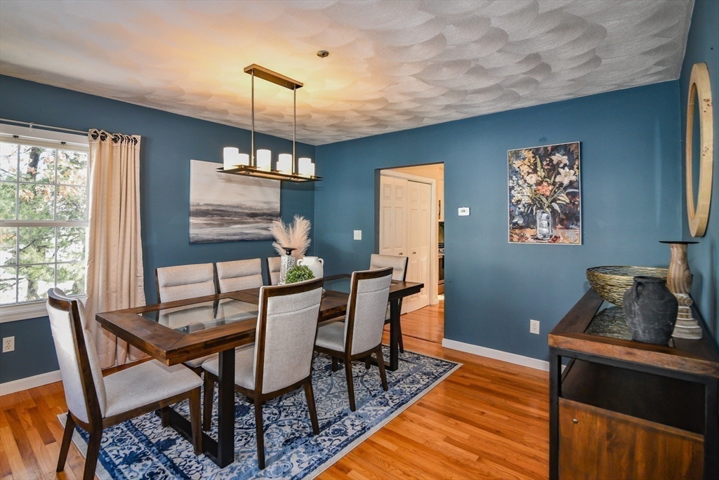 12 Scotland Heights Rd