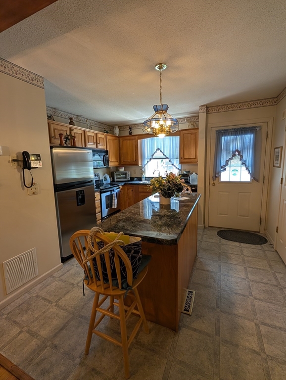 60 Waters Edge Dr 60