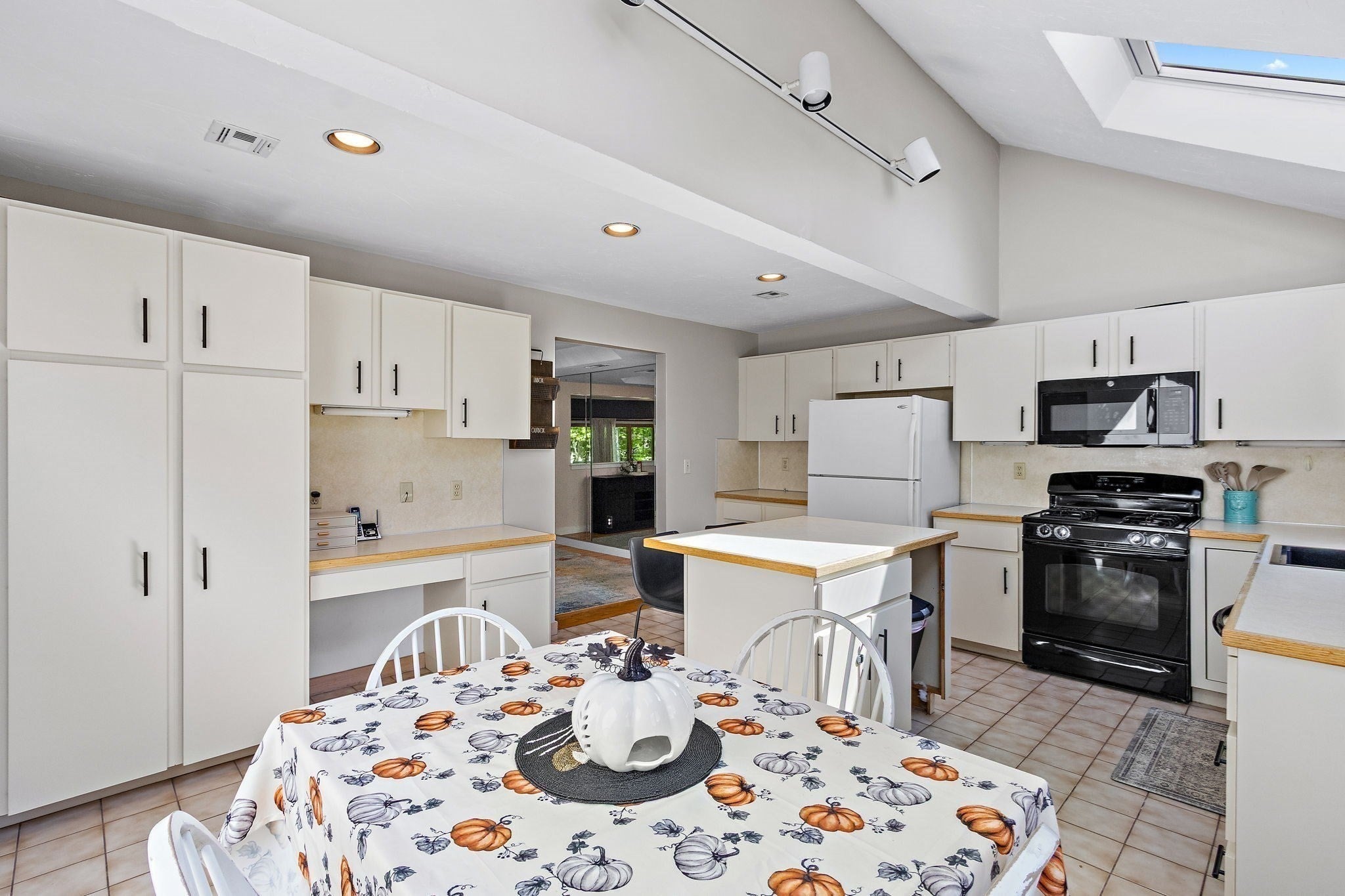 11 Magnolia Dr #11, Franklin, MA Photo #14