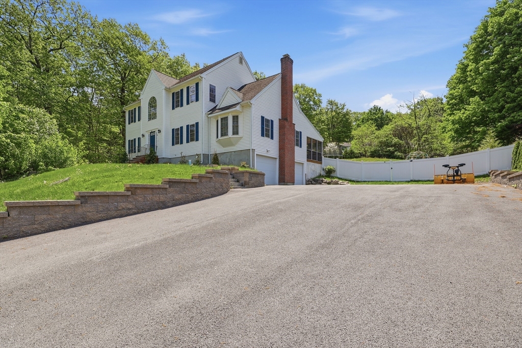 61 Indian Head Road