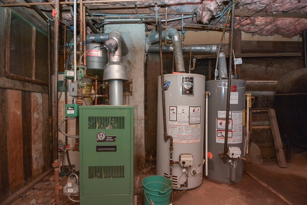 Central Falls, Rhode Island 02863, United States, 5 Bedrooms Bedrooms, ,3 BathroomsBathrooms,Residential,Pending,153091