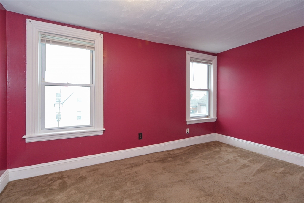 Central Falls, Rhode Island 02863, United States, 5 Bedrooms Bedrooms, ,3 BathroomsBathrooms,Residential,Pending,153091