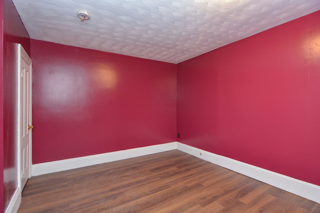 Central Falls, Rhode Island 02863, United States, 5 Bedrooms Bedrooms, ,3 BathroomsBathrooms,Residential,Pending,153091