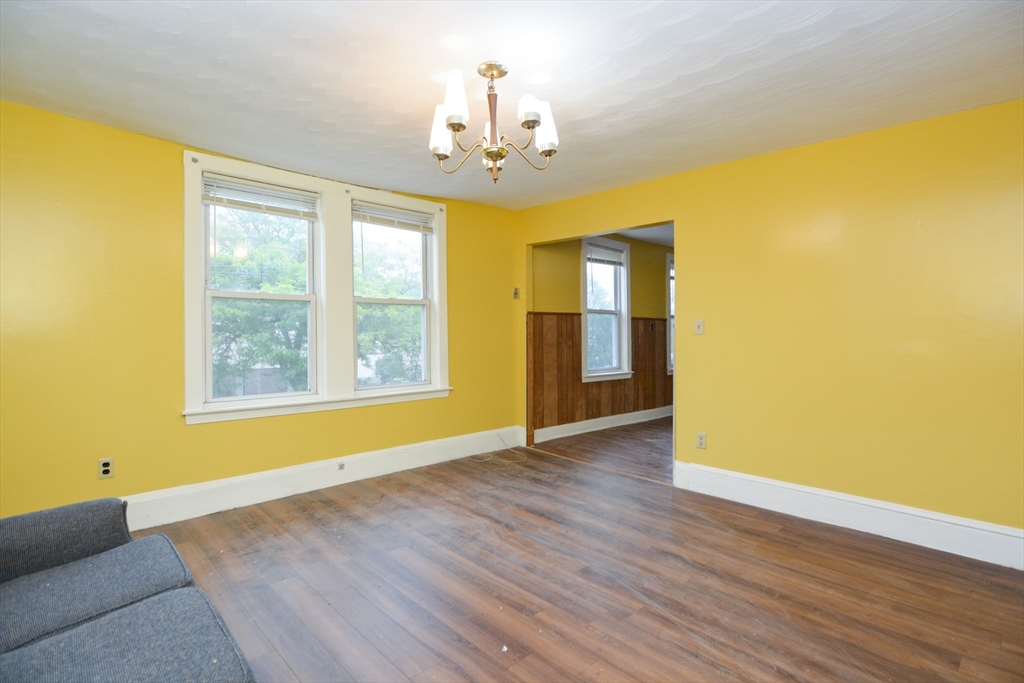 Central Falls, Rhode Island 02863, United States, 5 Bedrooms Bedrooms, ,3 BathroomsBathrooms,Residential,Pending,153091