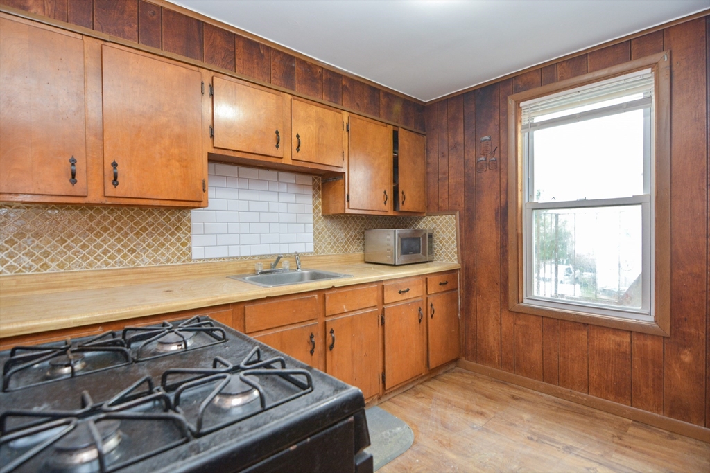 Central Falls, Rhode Island 02863, United States, 5 Bedrooms Bedrooms, ,3 BathroomsBathrooms,Residential,Pending,153091