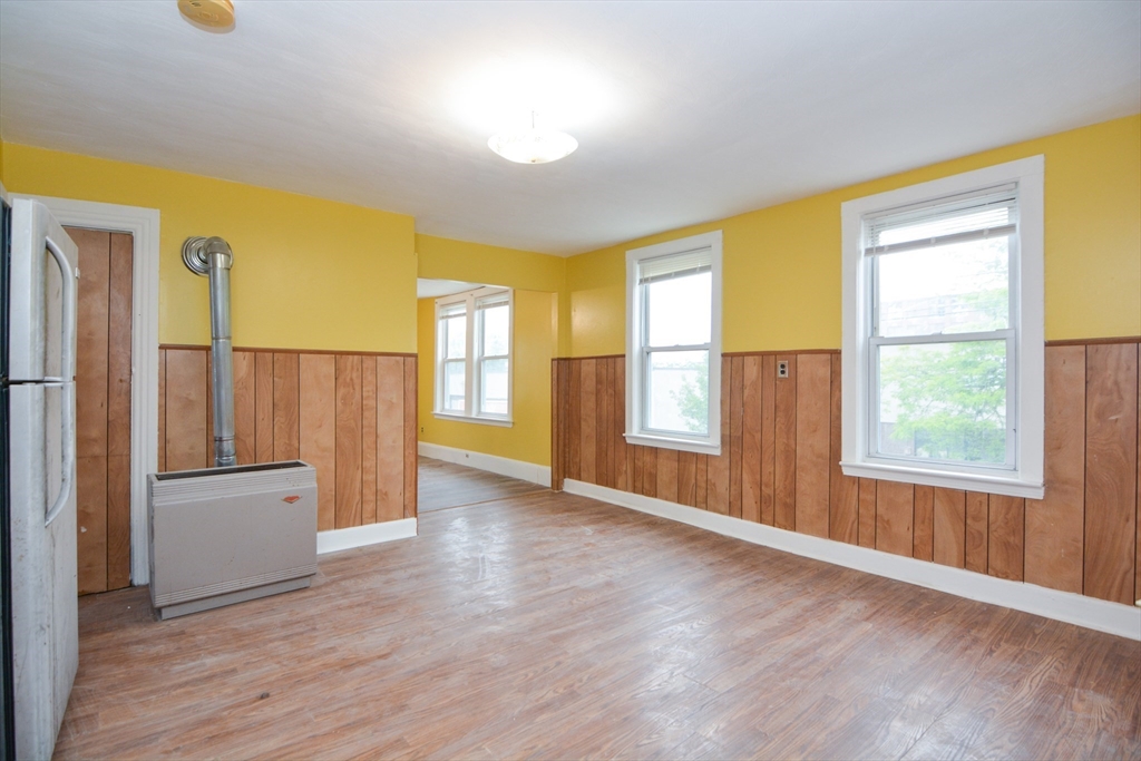 Central Falls, Rhode Island 02863, United States, 5 Bedrooms Bedrooms, ,3 BathroomsBathrooms,Residential,Pending,153091