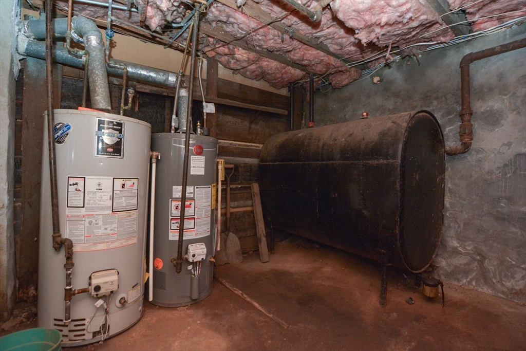 Central Falls, Rhode Island 02863, United States, 5 Bedrooms Bedrooms, ,3 BathroomsBathrooms,Residential,Pending,153091