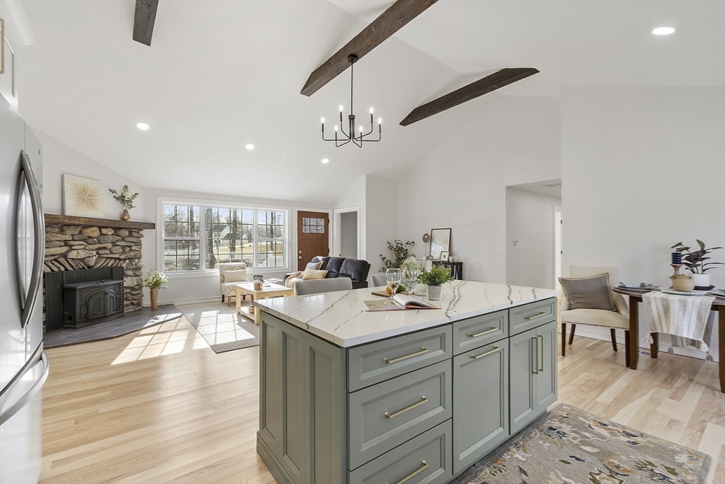 21 Davis Rd