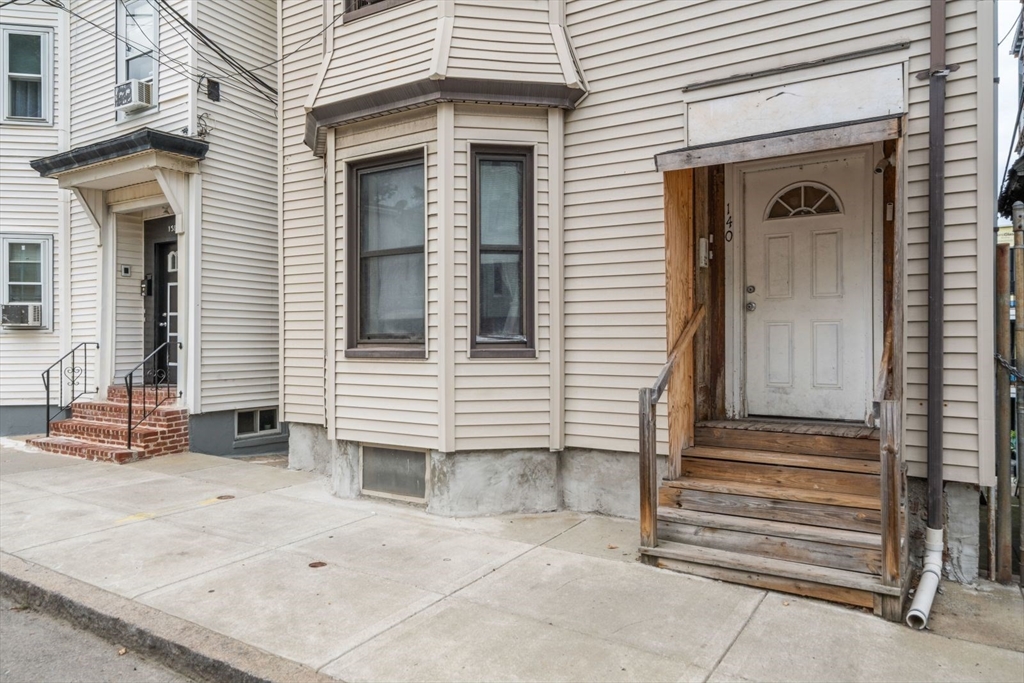 140 Falcon St