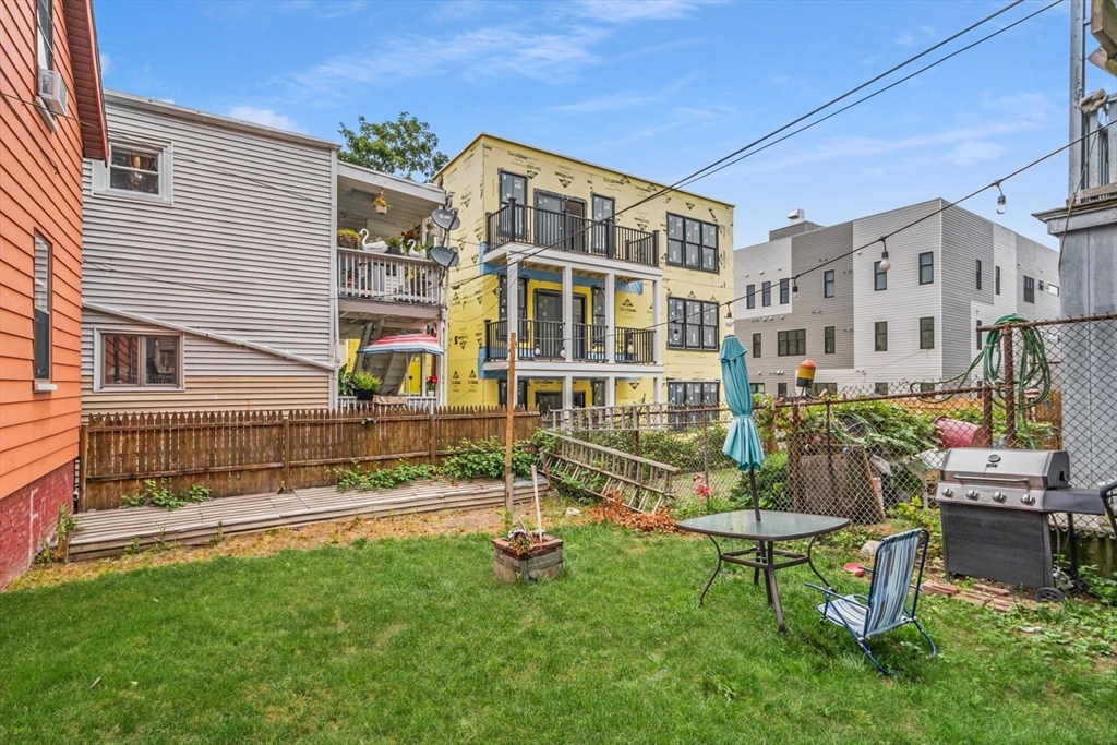140 Falcon St