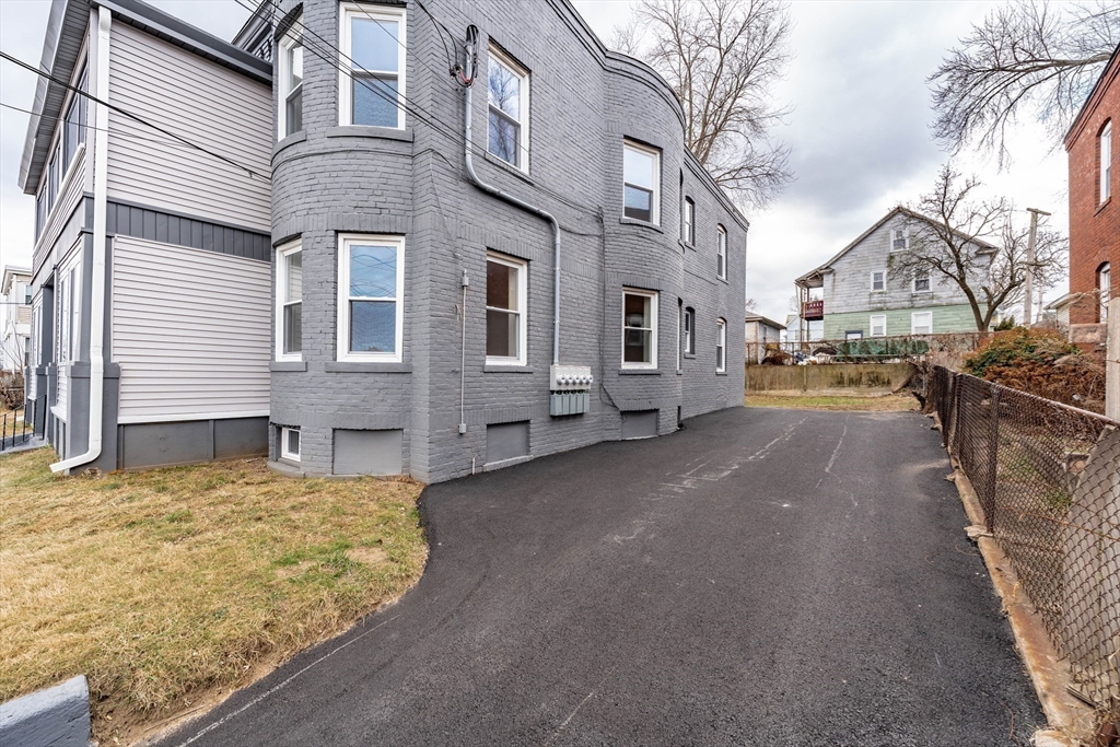 3 Parkview Ter 2L