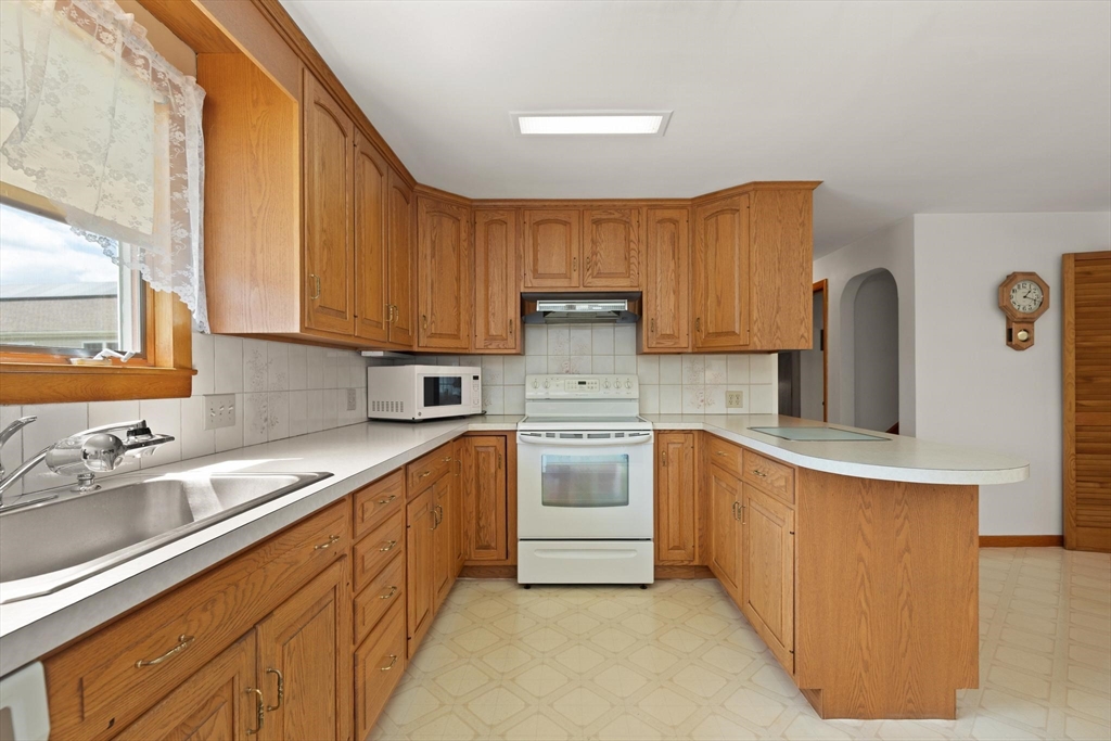 12 Highland Ave, Woburn, MA Photo #16
