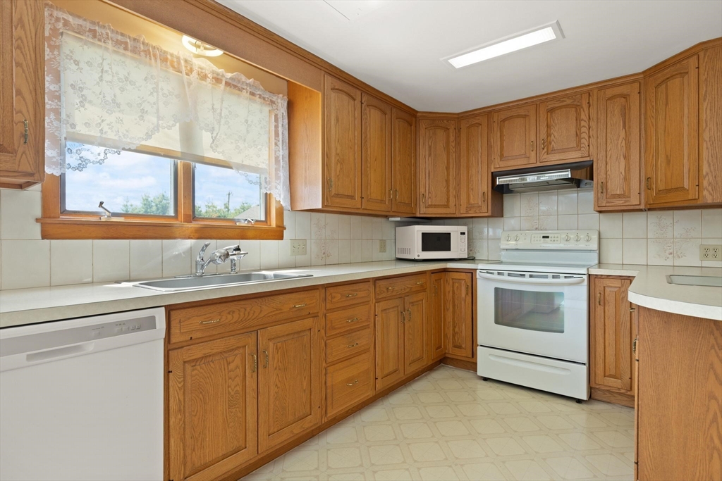 12 Highland Ave, Woburn, MA Photo #15