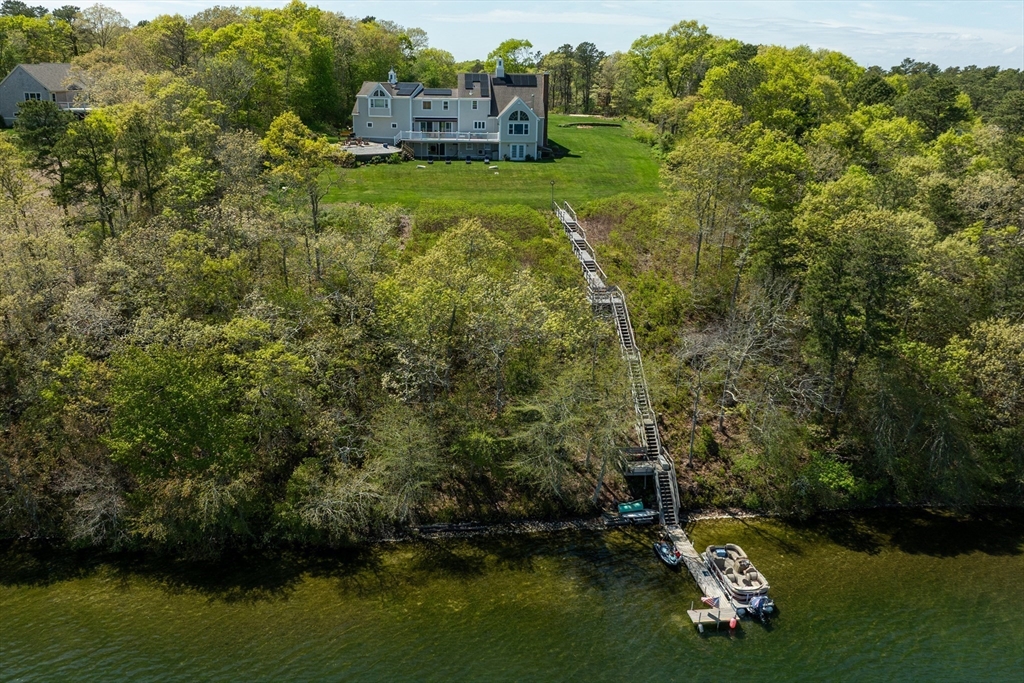 220 Valley Rd