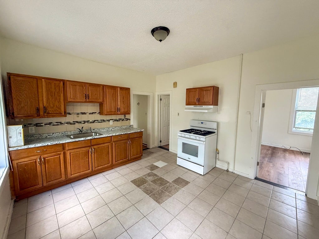 60 Lucerne St #2, Boston, MA, 60 Lucerne St #2, Boston, MA Photo #1