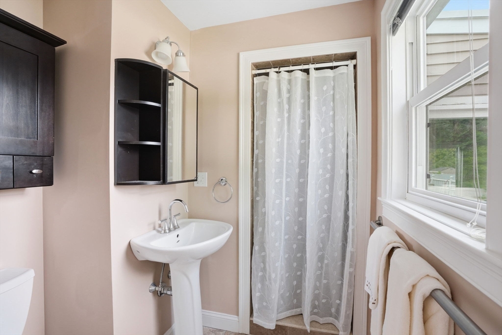 264 Webster St, Marshfield, MA Photo #18