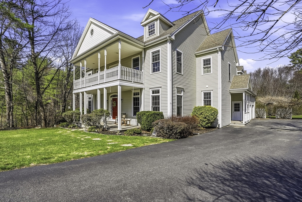 8 Leah Lane