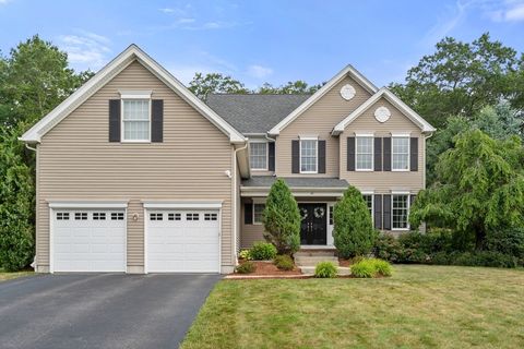 49 Hound Pack Circle Walpole MA 02032