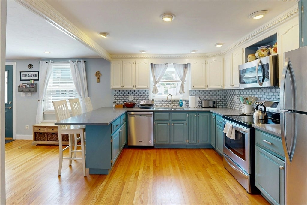 26 George St, Winthrop, MA Photo #10