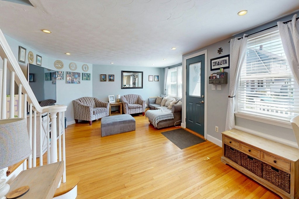 26 George St, Winthrop, MA Photo #7