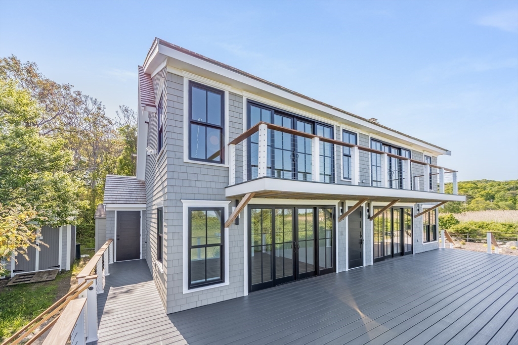 33 Wood Neck Rd