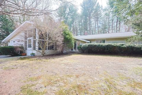 10 Corrine Dr Framingham MA 01701