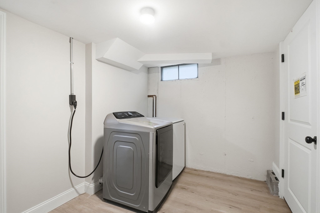 Springfield, Massachusetts 01119, United States, 3 Bedrooms Bedrooms, ,2 BathroomsBathrooms,Residential,Active,233732