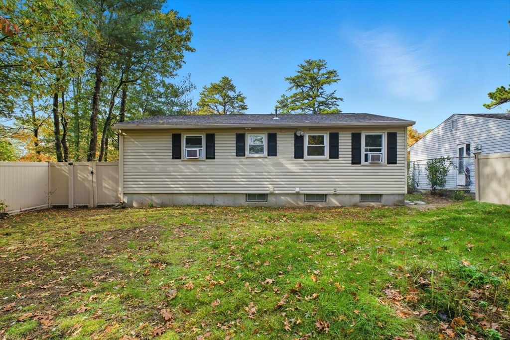 Springfield, Massachusetts 01119, United States, 3 Bedrooms Bedrooms, ,2 BathroomsBathrooms,Residential,Active,233732