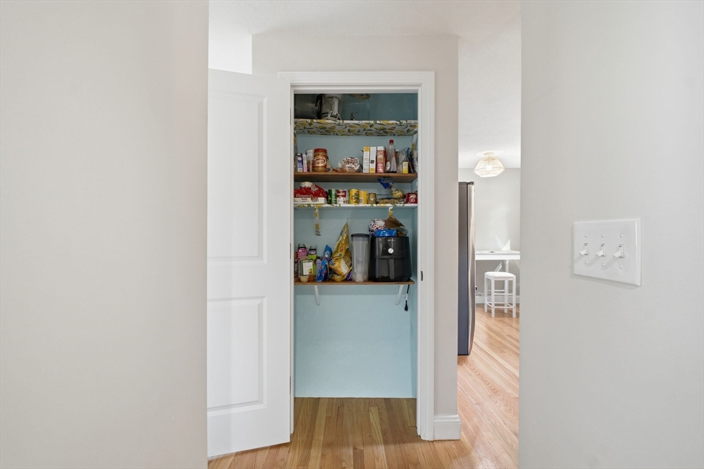 Springfield, Massachusetts 01119, United States, 3 Bedrooms Bedrooms, ,2 BathroomsBathrooms,Residential,Active,233732