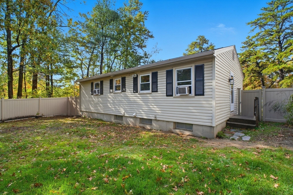 Springfield, Massachusetts 01119, United States, 3 Bedrooms Bedrooms, ,2 BathroomsBathrooms,Residential,Active,233732