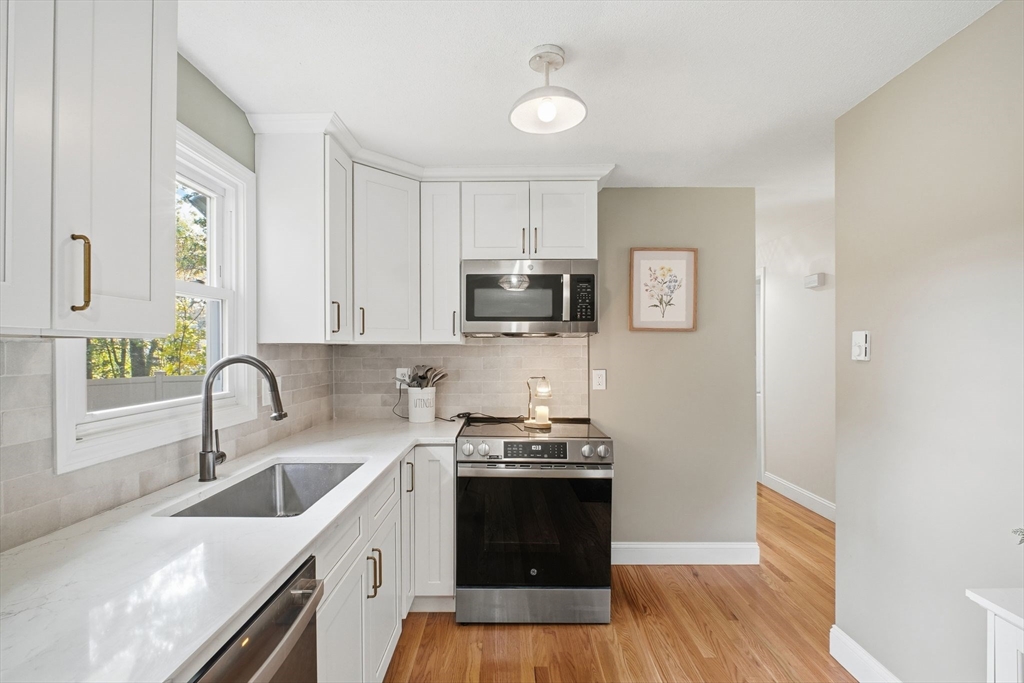 Springfield, Massachusetts 01119, United States, 3 Bedrooms Bedrooms, ,2 BathroomsBathrooms,Residential,Active,233732