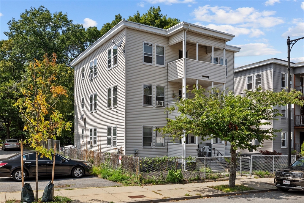 575 Hyde Park Ave