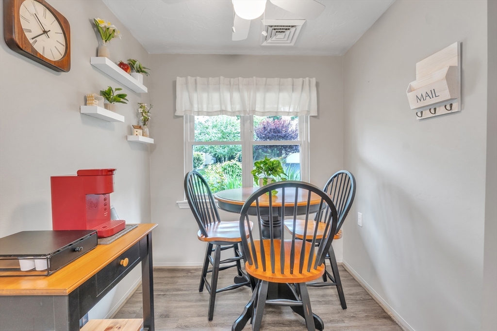22 Thayer Pond Dr 1
