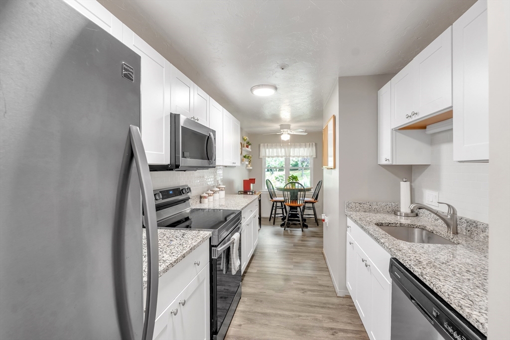 22 Thayer Pond Dr 1