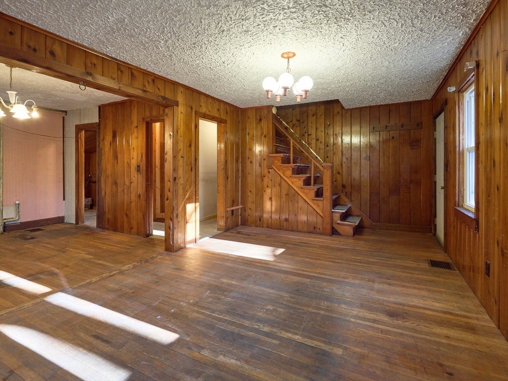 25 Stoneham Rd, Worcester, MA Photo #11