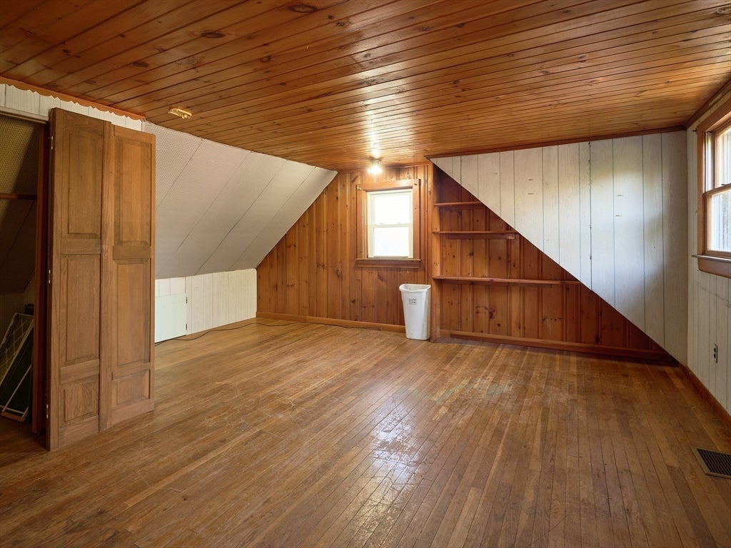 25 Stoneham Rd, Worcester, MA Photo #12