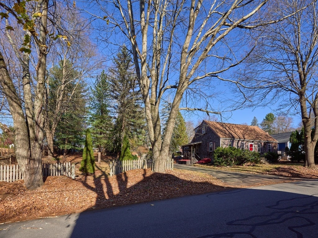 25 Stoneham Rd, Worcester, MA Photo #2