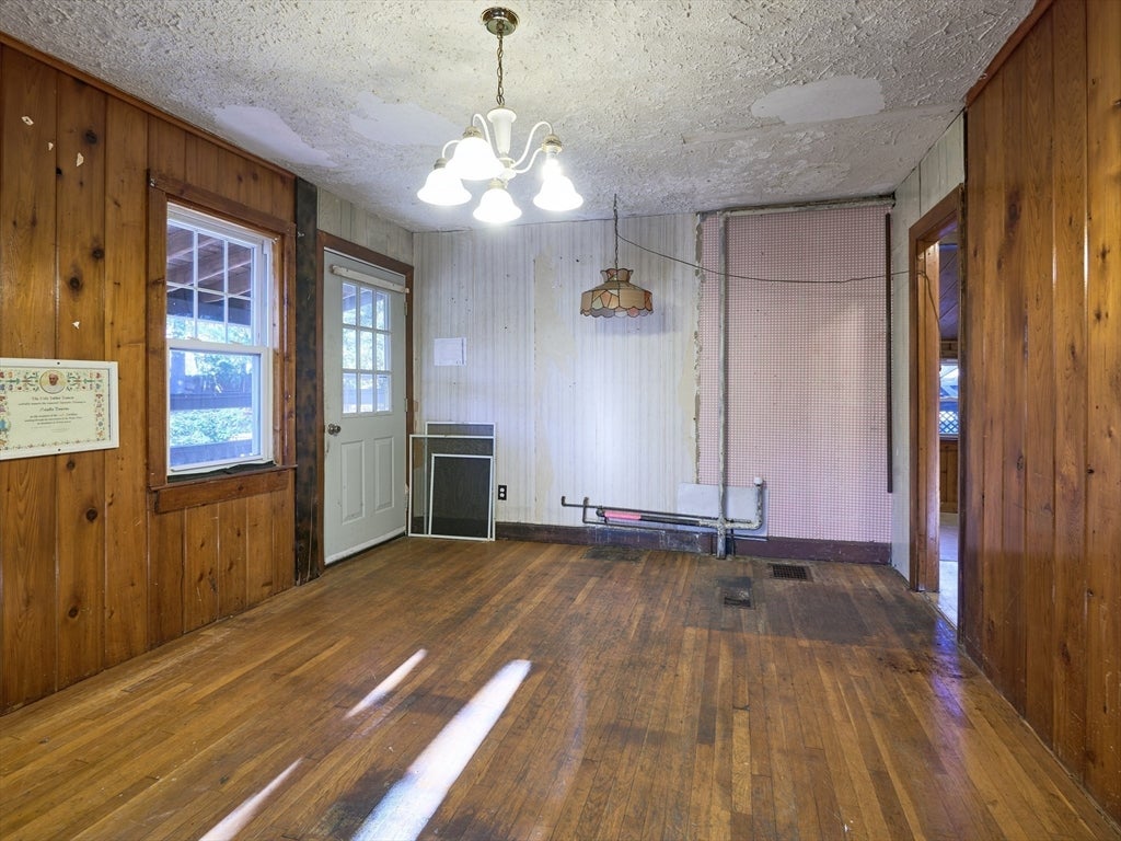 25 Stoneham Rd, Worcester, MA Photo #10