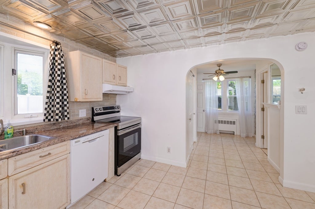 11 Pitt Rd, Framingham, MA, 11 Pitt Rd, Framingham, MA Photo #9