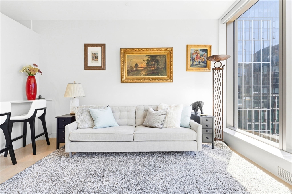 133 Seaport Blvd 1805