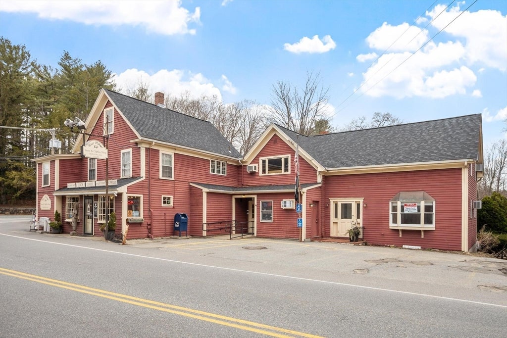 561 Main St