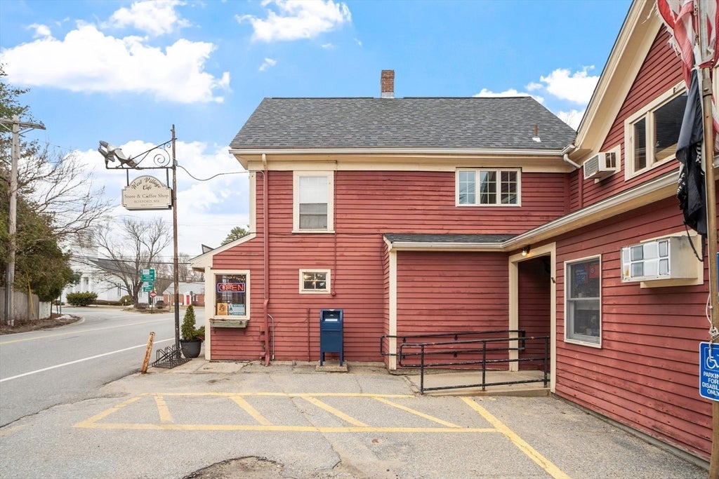 561 Main St