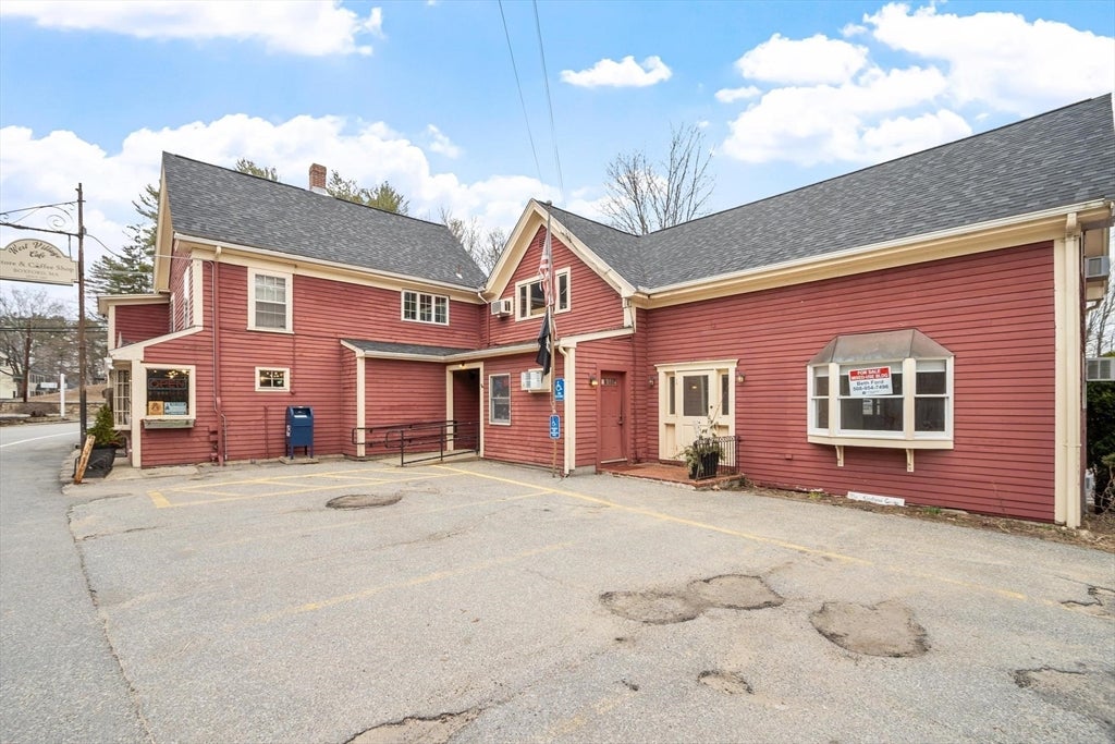 561 Main St